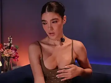 Stripchat Live Sex Cam of OliviaBellucci