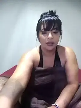 Stripchat Free Porn Cam of indianstormxo_