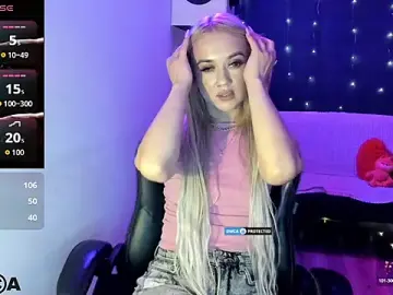 Stripchat Free Porn Cam of CrystalGirl99