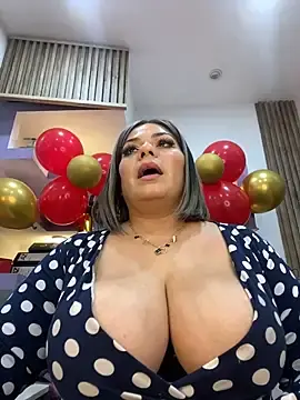 Stripchat Live Sex Cam of isabella_horney_