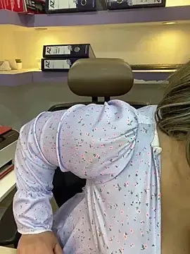 Stripchat Free Live Porn of isabella_horney_