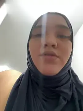 Stripchat Sex Cam of sweetmuslim01