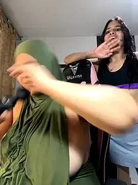 Stripchat Free Live Porn of sweetmuslim01