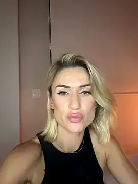 Stripchat Free Porn Cam of CamyBlossom