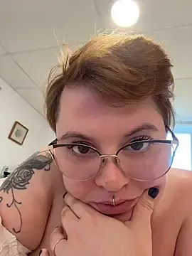 Stripchat Best live sex cam show of CurvesNChaos