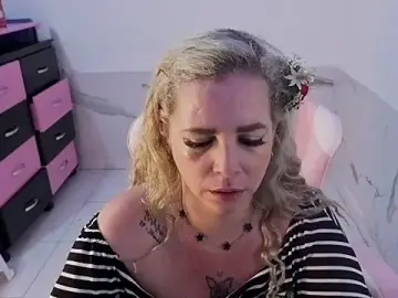 Stripchat Sex Cam of HannaBrave