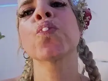 Stripchat Watch Live Sex Cams of HannaBrave