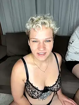 Stripchat Free Porn Cam of MrMrsRight