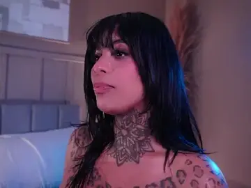 Stripchat Live Sex Cam of curvyliciousss