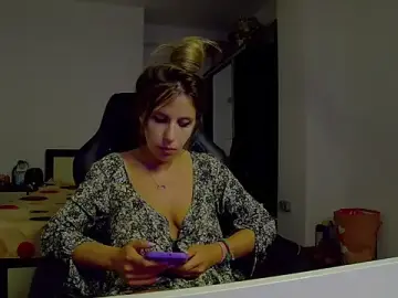 Stripchat Sex Cam of DedeSibel