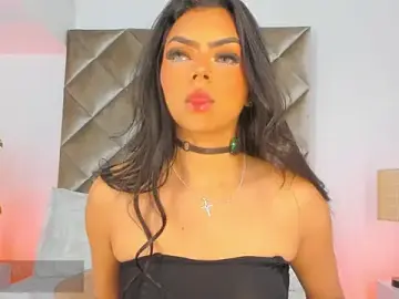 Stripchat Free Porn Cam of malaia_hills