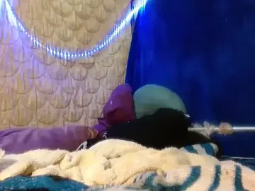 Stripchat Live Sex Cam of kattislut77