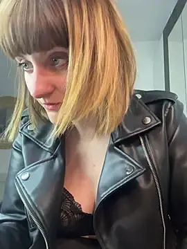 Stripchat Adult Webcams of victoirenextdoor