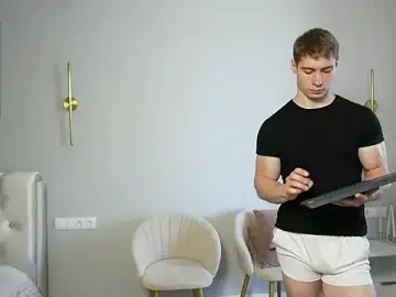 Stripchat Live Sex Cam of Nik_Sharp