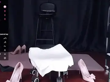 Stripchat Free Porn Cam of qianqian_