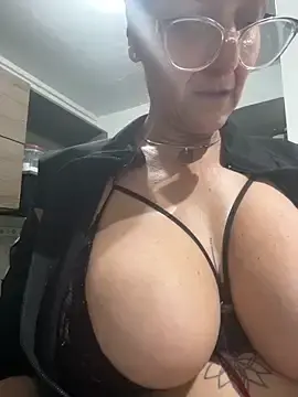 Stripchat Sex Cam of star_anastasia