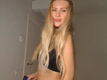 Stripchat Free Porn Cam of Alice_N_Wooderland