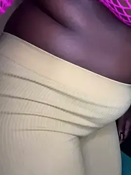 Stripchat Free Porn Cam of BigRound-Bootayy