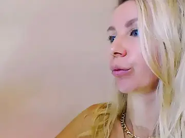 Stripchat Nude Webcam of OLIVIA_CANDY
