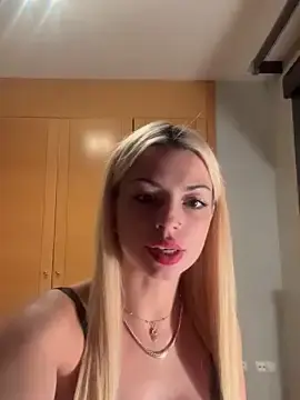 Stripchat Sex Cam of Noeliagglow