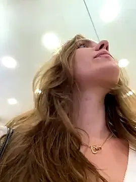 Stripchat Free Live Porn of MariiD