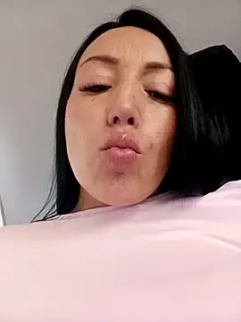 Stripchat Watch Live Sex Cams of Laura_martin_