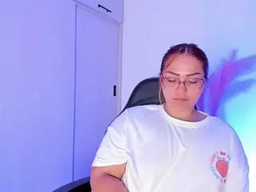 Stripchat Free Porn Cam of LeahxBarker