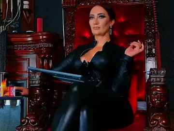 Stripchat Live Sex Cam of FinDomMya
