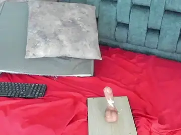 Stripchat Adult Webcam of IsiisLovei