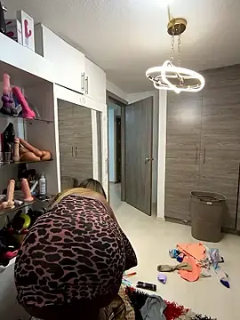 Stripchat Sex Cam of SUUKAM