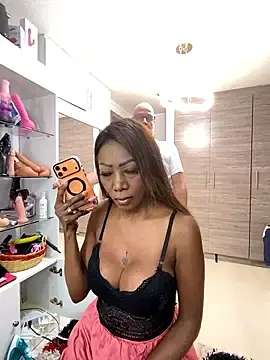 Stripchat Free Live Porn of SUUKAM