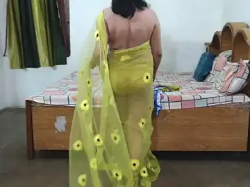 Stripchat Sex Cam of Cute_Mahi22