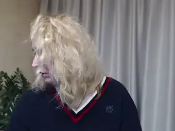 Stripchat Sex Cam of sweetpussy13