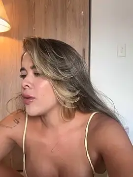 Stripchat Sex Chat of Emilia_Bakerr