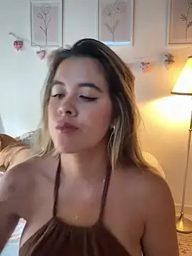 Stripchat Live Sex Cam of Emilia_Bakerr