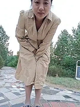 Stripchat Live Sex Cam of bingxin-