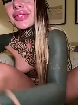 Stripchat Live Sex Cam of bambixboo