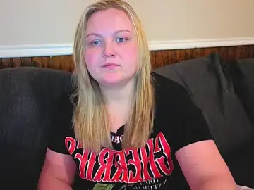 Stripchat Free Live Porn of PhatAssBlond