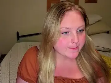 Stripchat Free Porn Cam of Phatassblonde