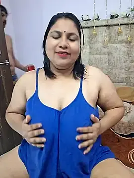 Stripchat Sex Chat of MOM-SUN-COUPLE