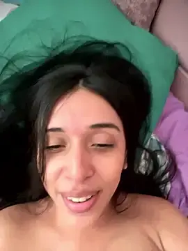 Stripchat Watch Live Sex Cams of kiaraglam2