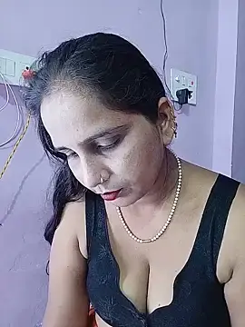 Stripchat Free Porn Cam of Reema05