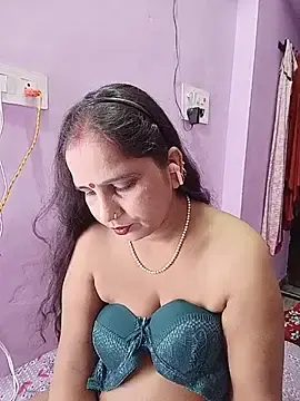 Stripchat Free Live Porn of Reema05