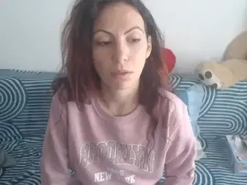 Stripchat Live Sex Cam of Emmatoo