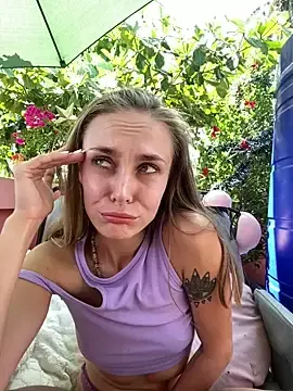 Stripchat Live Sex Cam of White_mistress