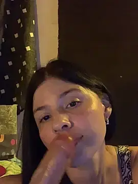 Stripchat Nude Webcam of Estefani_32