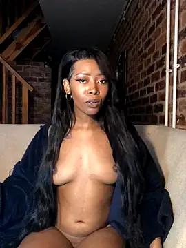 Stripchat Live Porn of TyraaLee