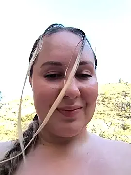 Stripchat Sex Cam of Mona_Plus