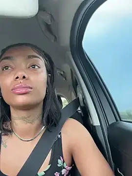 Stripchat Sex Cam of butterflybootyy