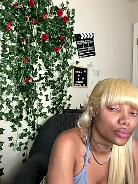 Stripchat Live Sex Cam of butterflybootyy